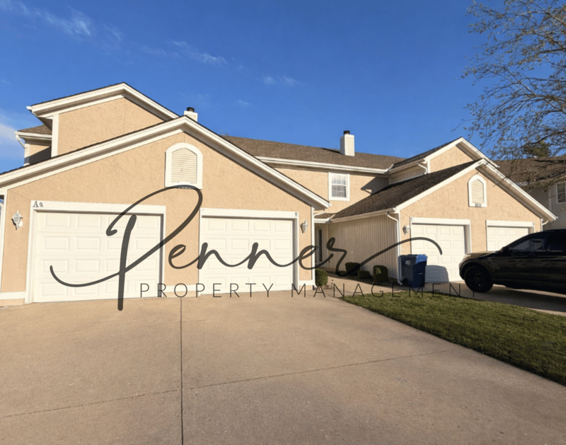 Lee's Summit House: 4617 Whispering Winds