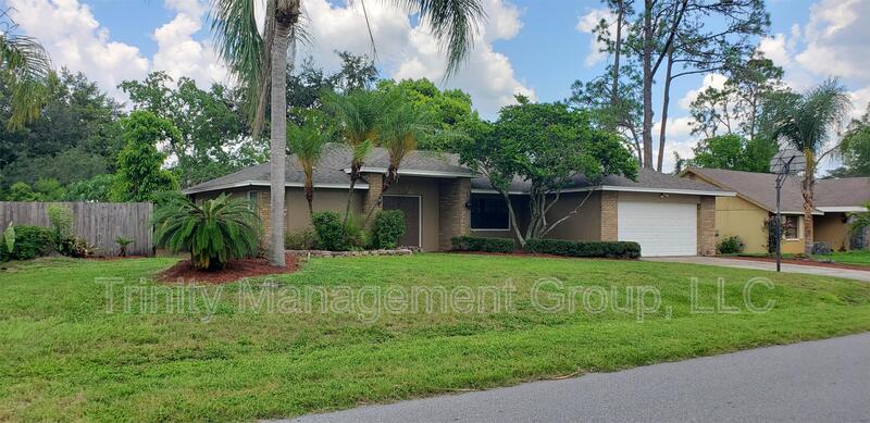 Land O' Lakes House: 4726 Sheffield Road