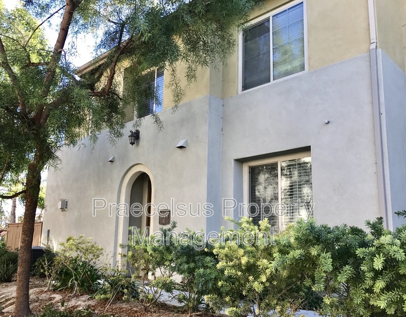 Chula Vista Townhome: 1724 Rolling Water