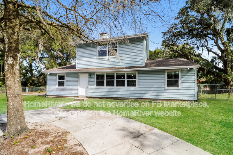 Tampa House: 3811 E Palifox St