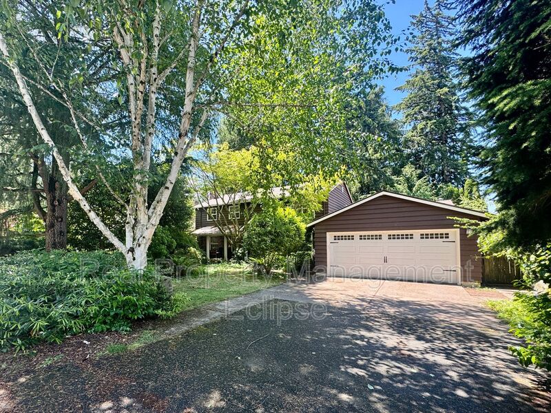 Mercer Island House: 4231 90th Ave SE