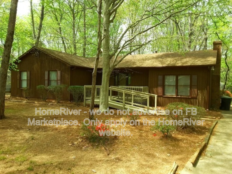 Greensboro House: 1712 Dunleith Way