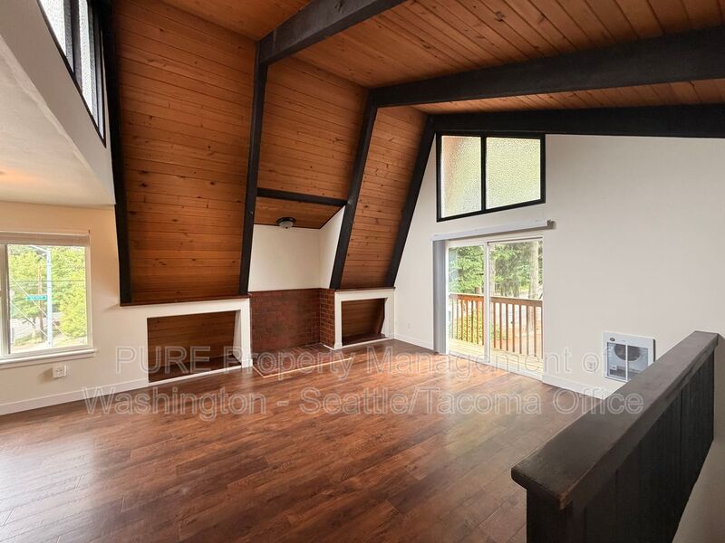 University Place Townhome: 4351 67th Ave W