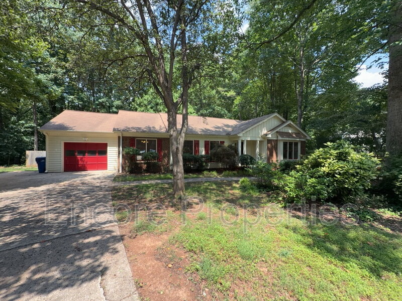 Raleigh House: 2102 Oakcrest Court