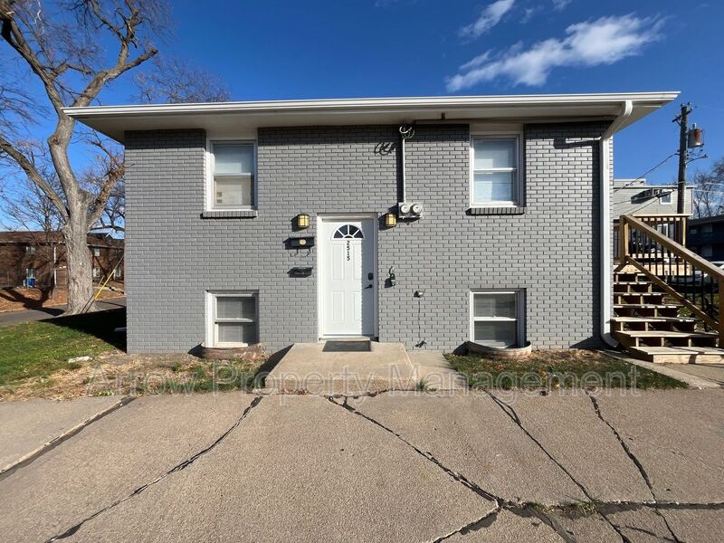 Lincoln Condo: 2515 W Street