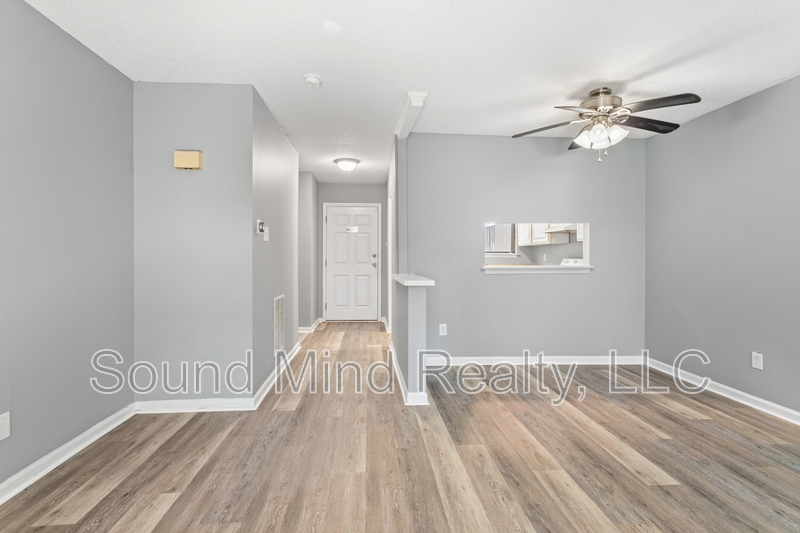 Raleigh House: 4249 Lake Ridge Drive#5-B