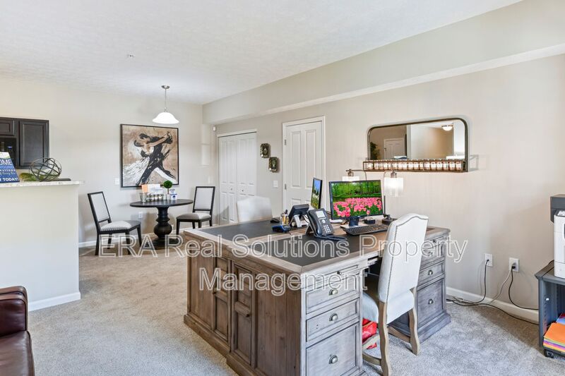 Columbus Condo: 1581-208 Gilmore Park Ave