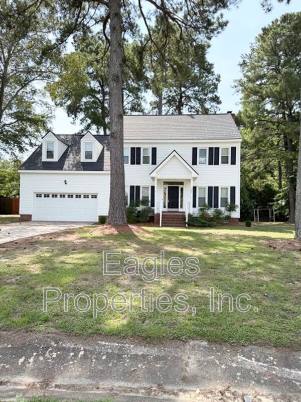 Goldsboro House: 242 N. Marion Drive
