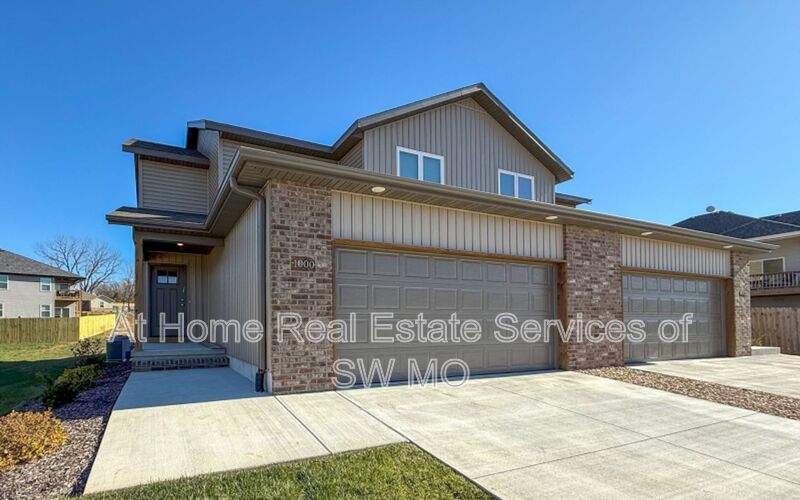 Ozark Condo: 1002 S Rimes Ave