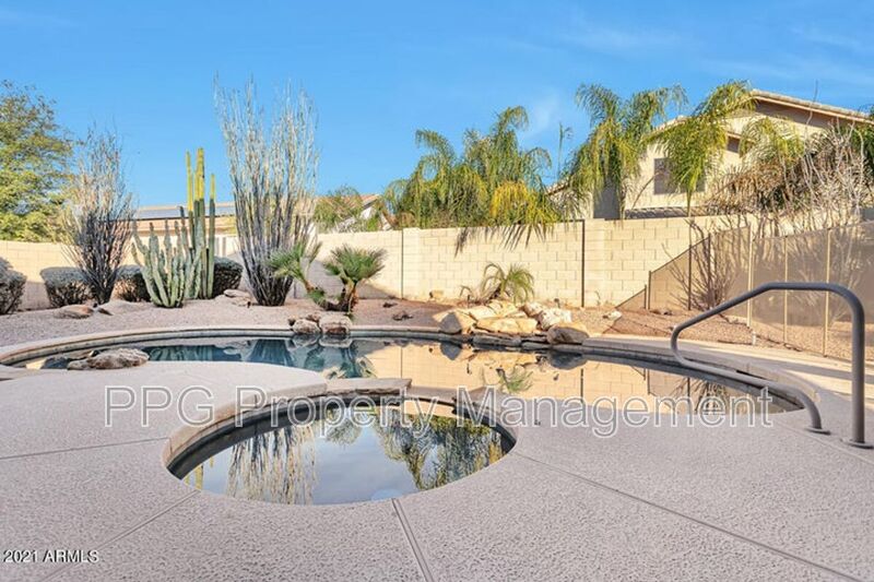 Glendale House: 6132 W Morrow Dr