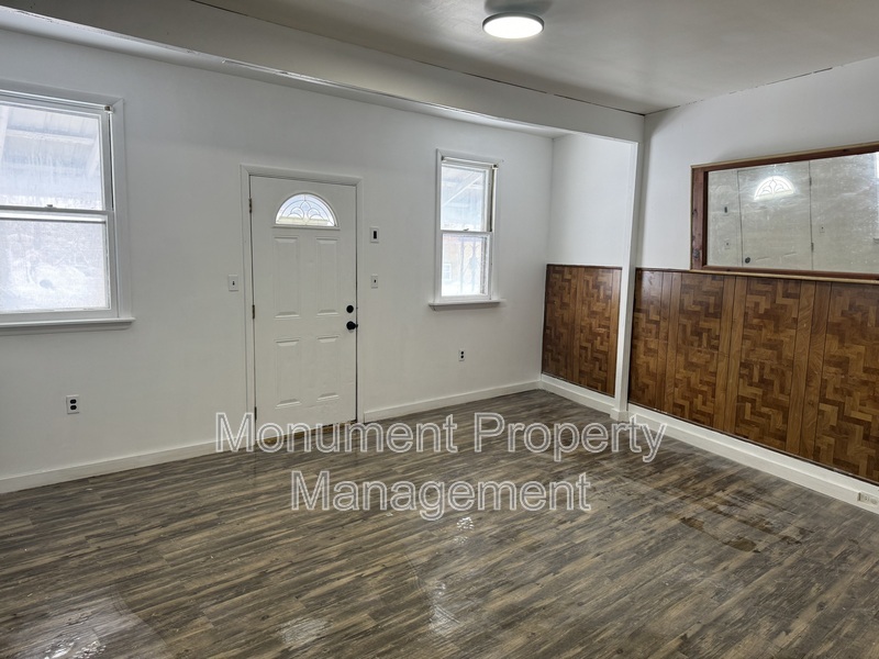 Adams Condo: 6 E Church St