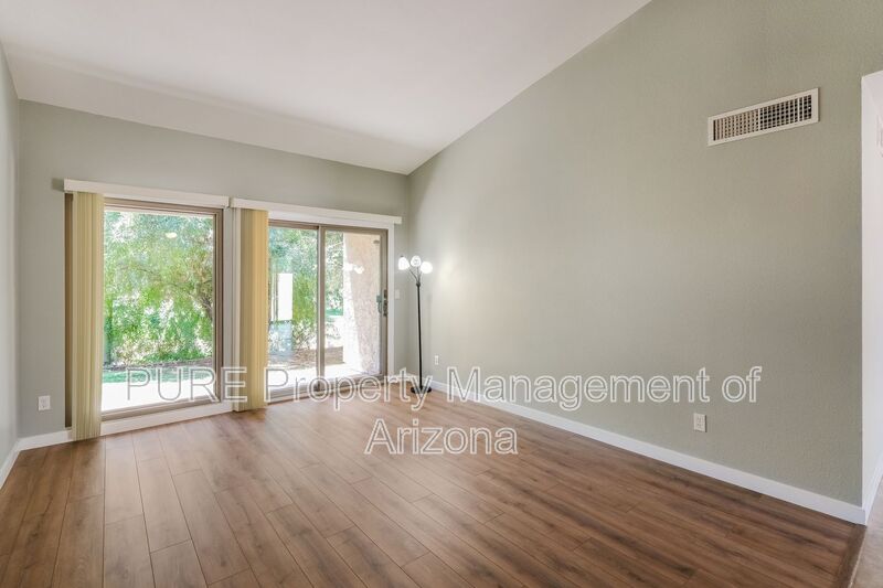 Glendale Townhome: 4709 W Continental Dr