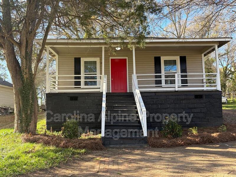 Shelby House: 421 Carolina Ave