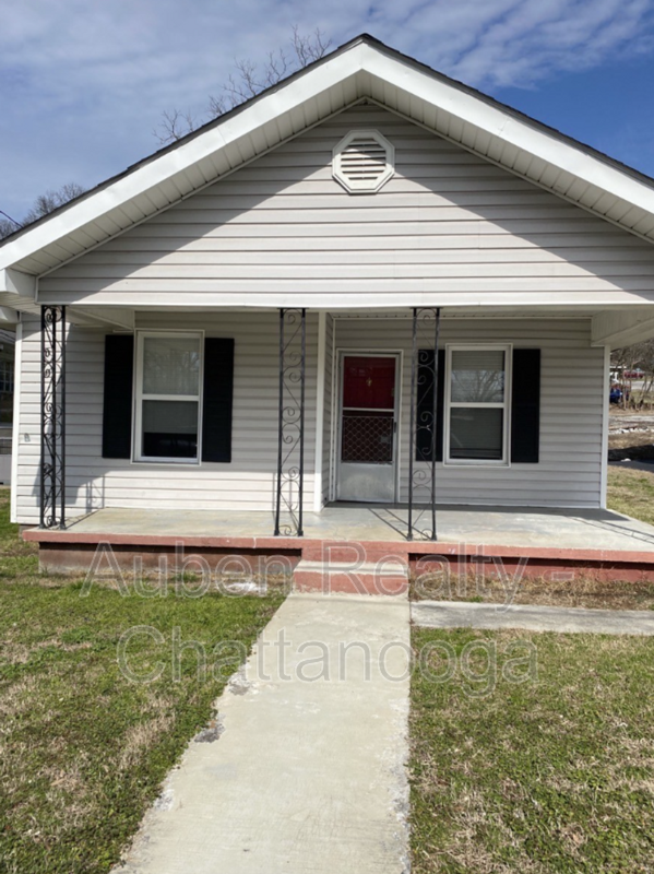 Chattanooga House: 2413 Stuart Street