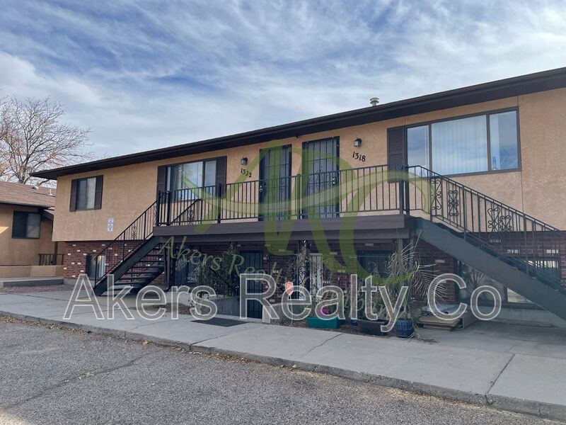 Pueblo House: 1322 Anita St