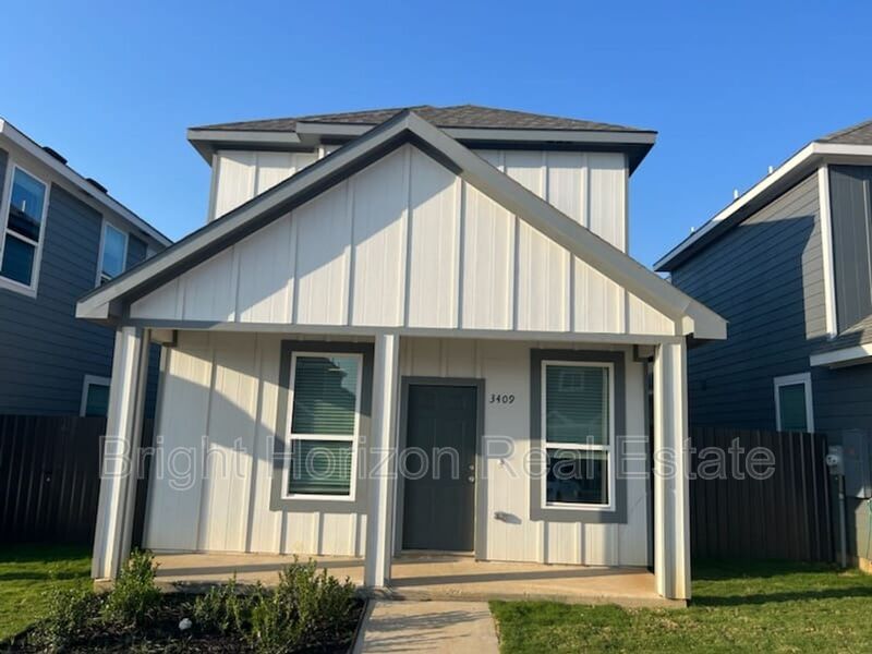 Fort Worth House: 3409 Valley Vista Drive