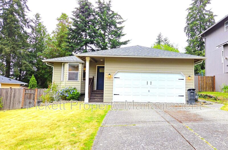 Poulsbo House: 133 NE Gilmax Ln