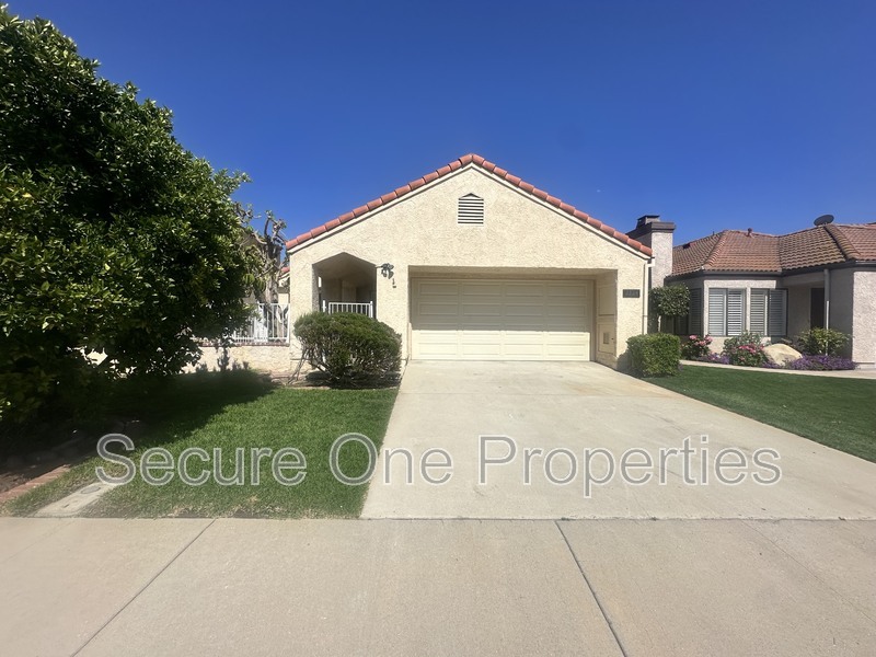 Simi Valley House: 2324 Hampton Ave