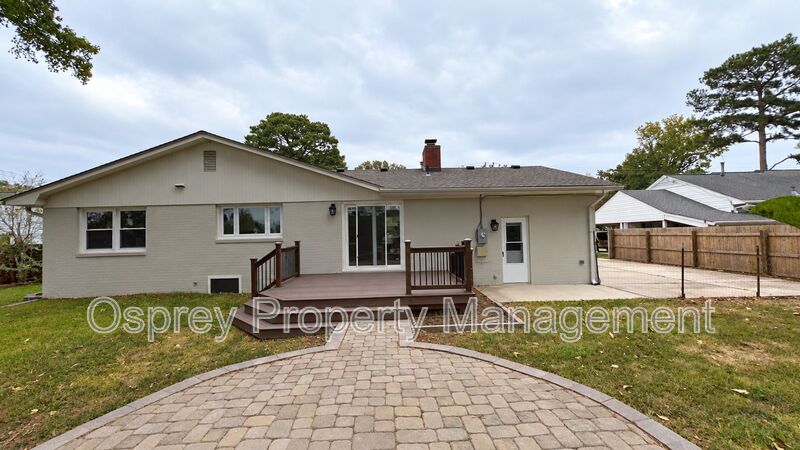 Beautifully Renovated 3-Bedroom Home in Virginia Beach! - Photo 22