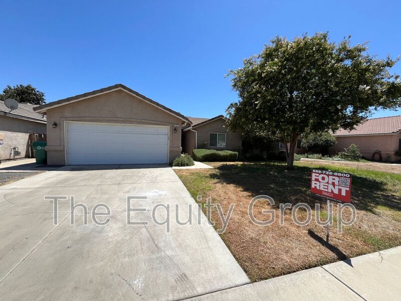 Porterville House: 1737 W Median Ave