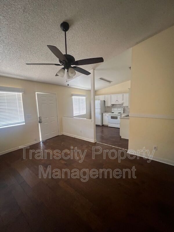 Mesa House: 4714 E Caballero