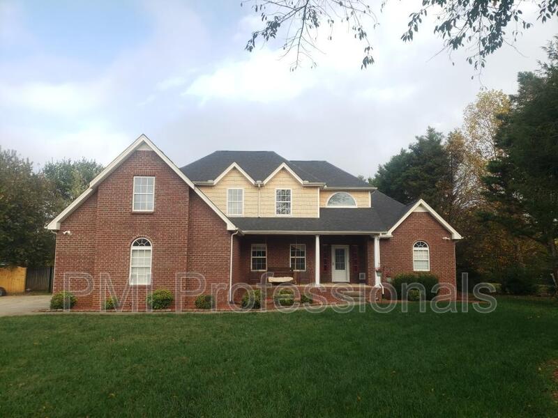 Murfreesboro House: 1707 Benjamin Drive