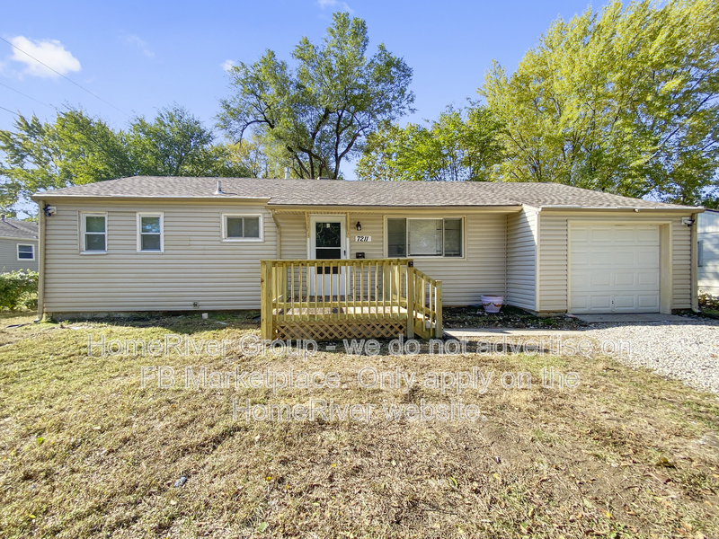 Kansas City House: 7211 E 86th St