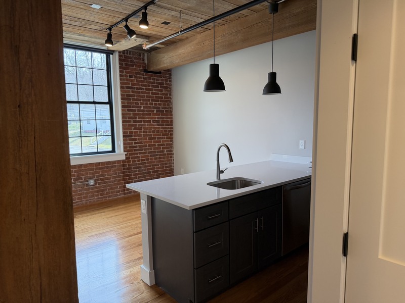 Jefferson Condo: 1665 Main St Unit C302