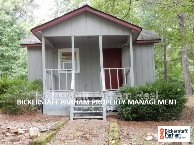 Salem House: 941 Lee Road 424
