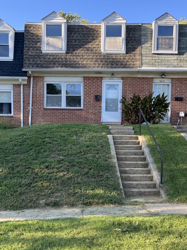 Parkville Townhome: 1616 Melby Court