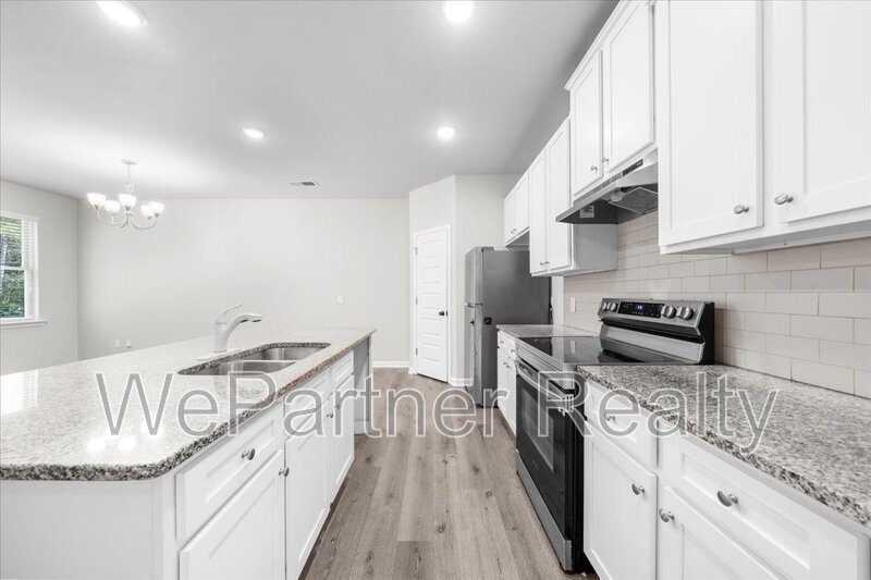 Calhoun House: 211 Harrison Dr. NW