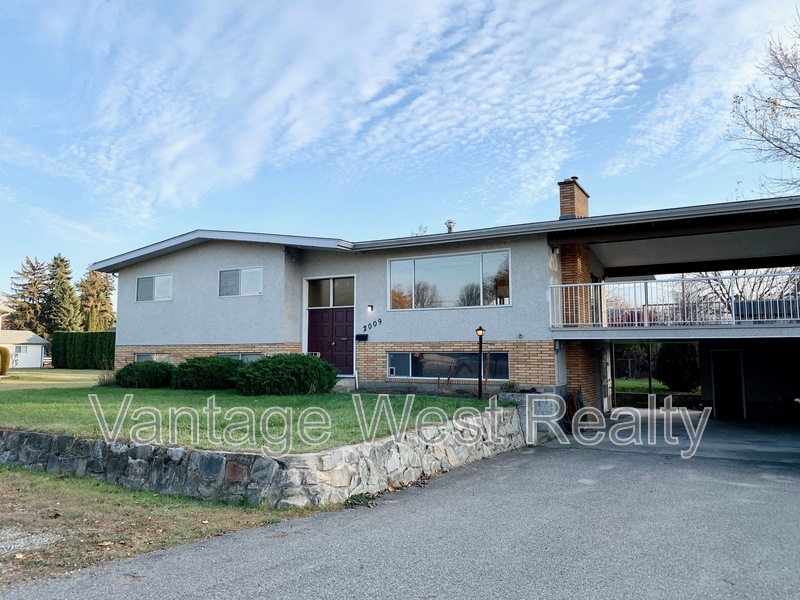 Kelowna House: 2009a Polo Rd