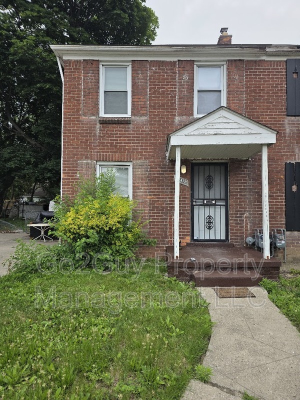 Detroit House: 18472 Meyers