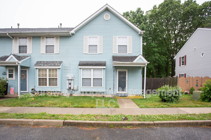Berlin Townhome: 12 Grant Lane