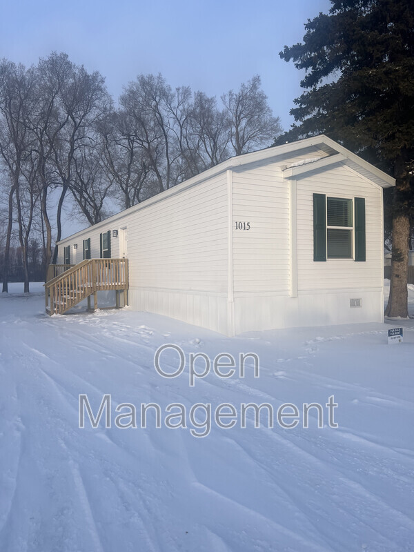 Fargo House: 7-1015 Gibraltor