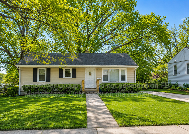 Kansas City House: 9002 Central St