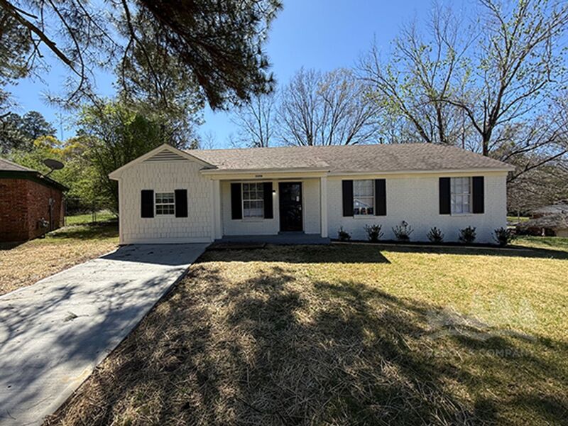 Memphis House: 3359 Spring Water Cv