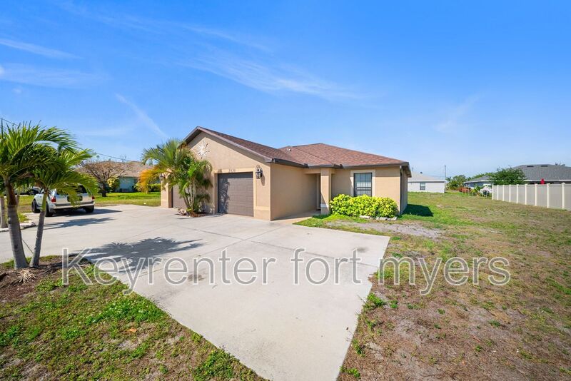 Cape Coral House: 2820 SW 7th Pl