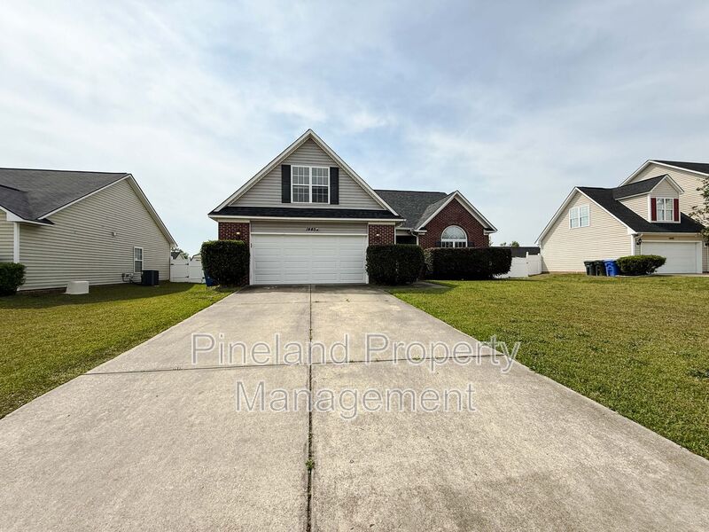 Fayetteville House: 1445 Kershaw Loop