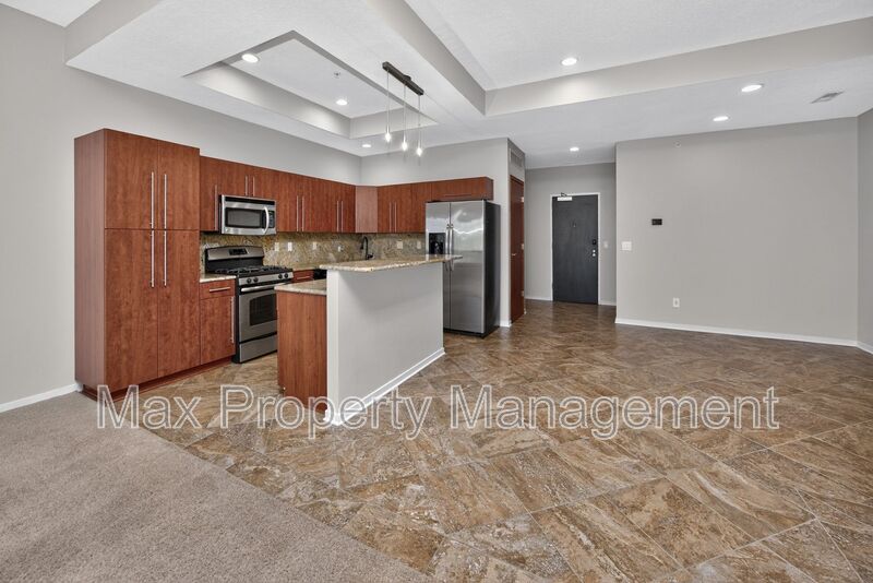 West Des Moines Condo: 640 S 50th St