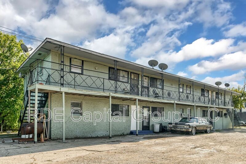 Dallas Condo: 2408 Meyers St