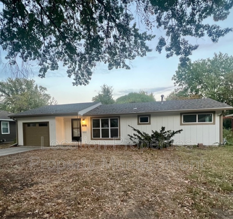 Lawrence House: 1934 Emerald Drive