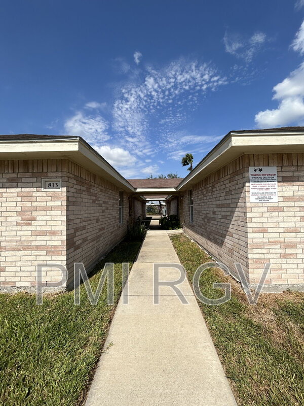 Mcallen Condo: 913 E Daffodil