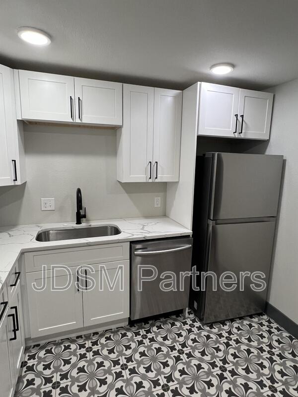 Denver House: 630 E 16th Ave #3