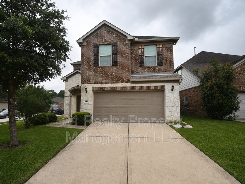 Houston House: 16614 Spirit Lake Court