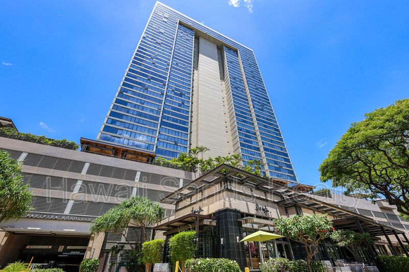 Honolulu House: 1009 Kapiolani Blvd
