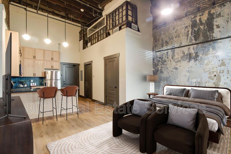 Memphis Condo: 124 Monroe Avenue