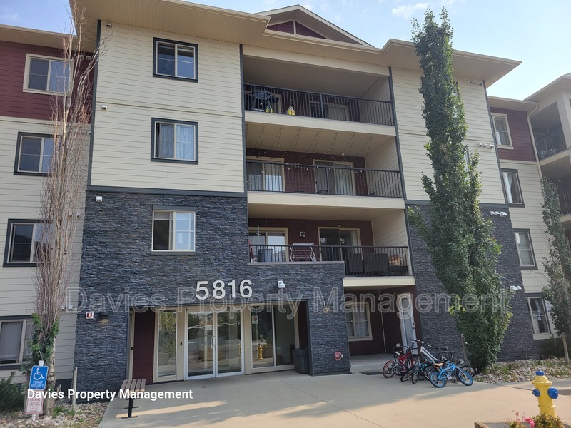 Edmonton Condo: 5816 Mullen Place NW