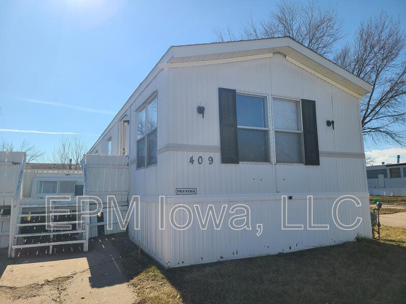 Cedar Falls House: 700 West Ridgeway Avenue Lot 409