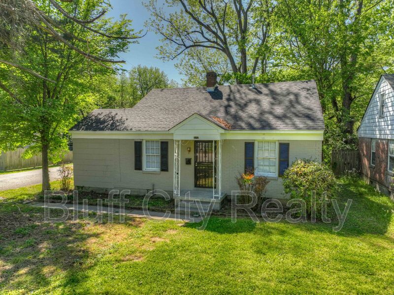 Memphis House: 777 Loeb Street